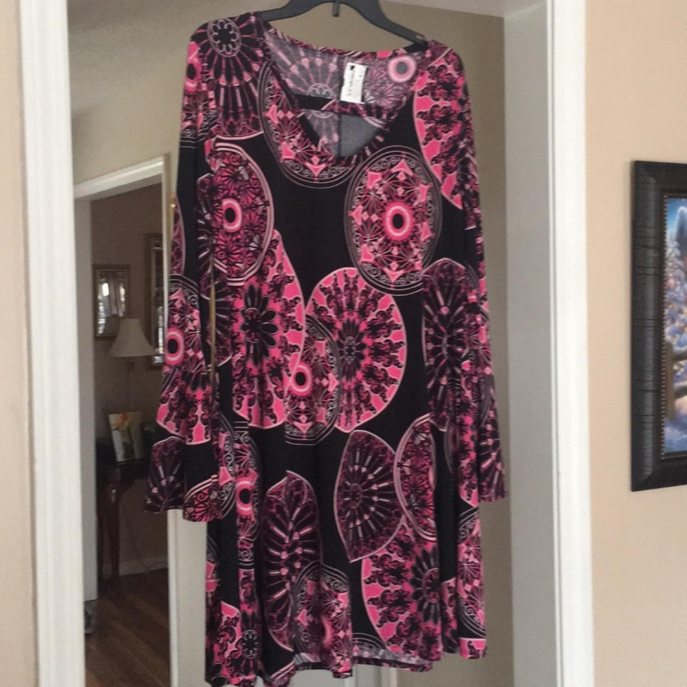 Pink and black tunic🌸